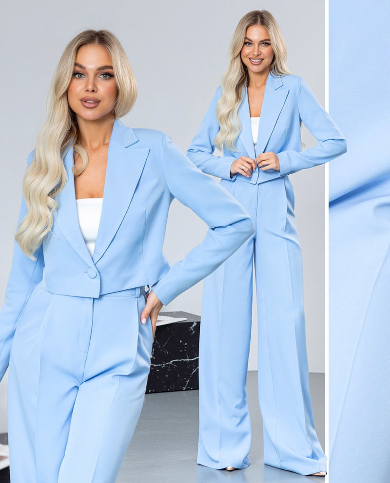 Set Charlotte must-have Blazer corto più pantaloni palazzo con bande in raso